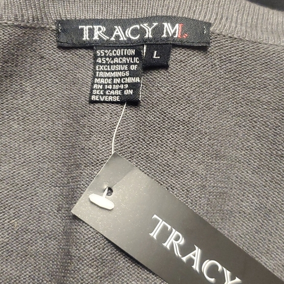 Tracy M Gray Zippered Sweater - Picture 4 of 4